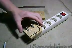 Kuinka tehdä koristeellinen ovi pistorasiaan