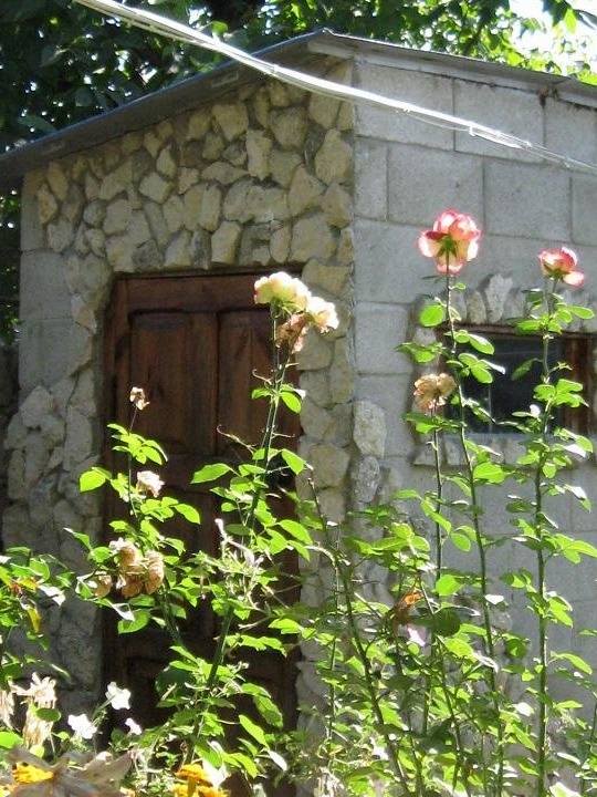 Kúpeľňa v záhrade škvárového bloku