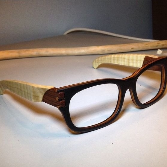 Stylowe drewniane okulary zrób to sam