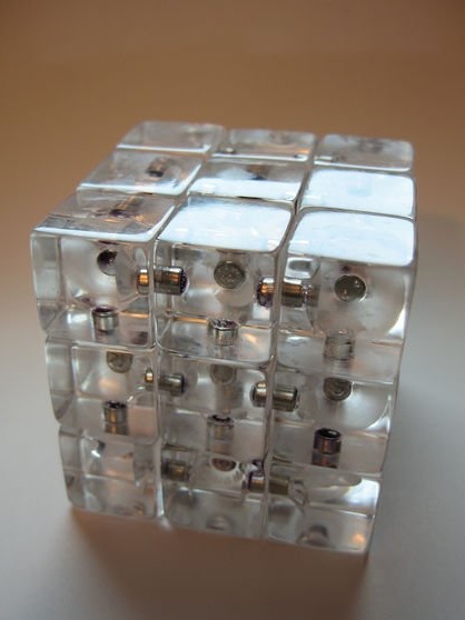 Магнетна акрилна Рубикова коцка