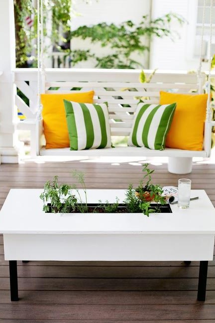 Table de jardin à faire soi-même avec bac à plantes
