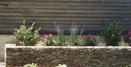 Stone flower bed - durable and beautiful