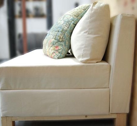 Kompakt och bekväm soffa med förvaringsbox