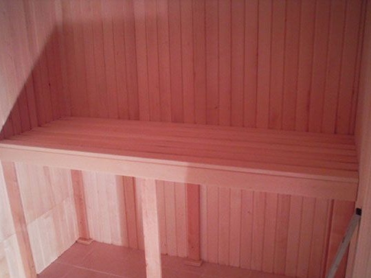Ang sauna sa bahay ng iyong bansa ay tunay!