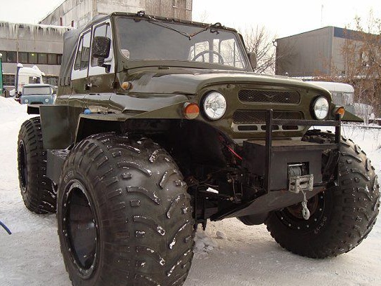 Monstrohod - רכב שטח מלא מ- UAZ וגז -66