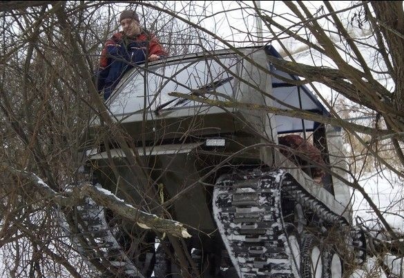 Проследяващ терен на превозно средство / tsiplev /