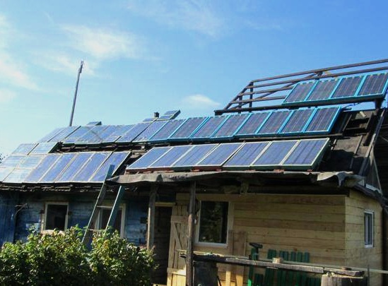 Wir elektrifizieren ein Privathaus mit hausgemachten Sonnenkollektoren + Herstellung