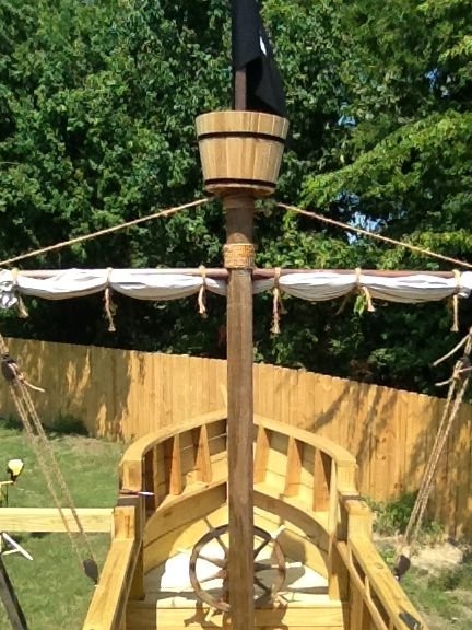 Pirate ship in the playground, do it yourself