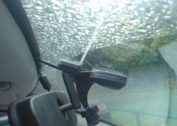 Aprīkojiet savu automašīnu ar lietus sensoru