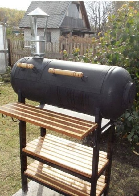 Barbecue grill at hand