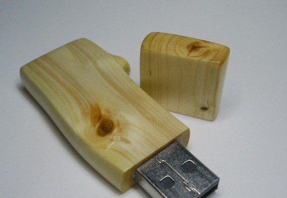 Case voor flash drive van hout
