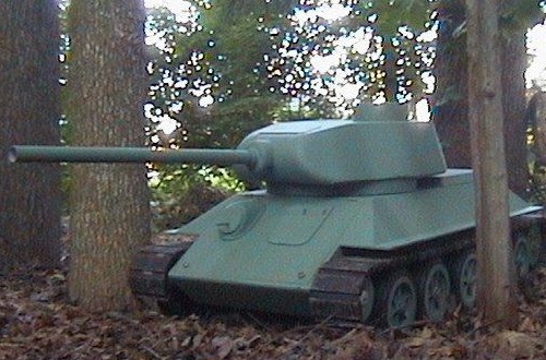 Do-it-yourself radio-controlled tank T-34-85