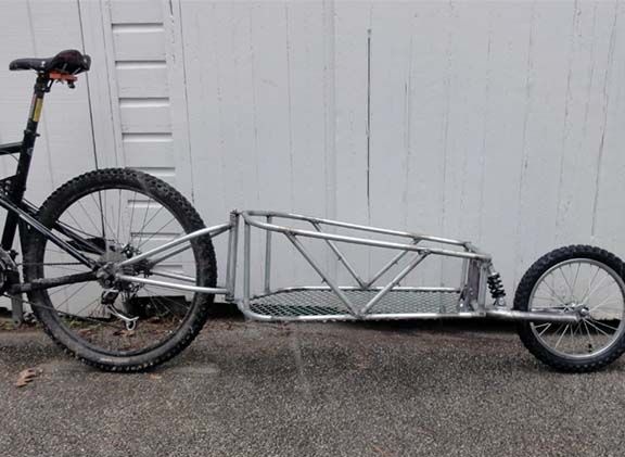 Przyczepa rowerowa DIY z amortyzatorem typu „zrób to sam”