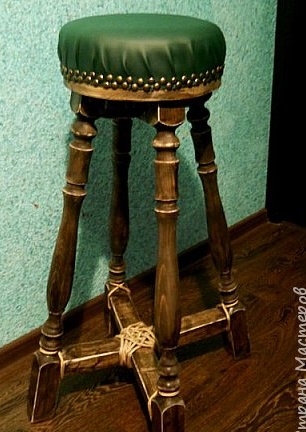 Lauku stila bāra krēsla izgatavošana