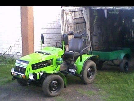 MINI Traktor med motor og bagudstyr fra Ant