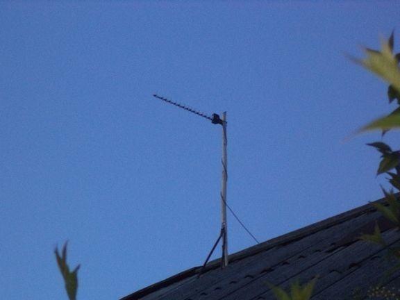 Do-it-yourself bracket untuk penguat 3G di atas bumbung rumah