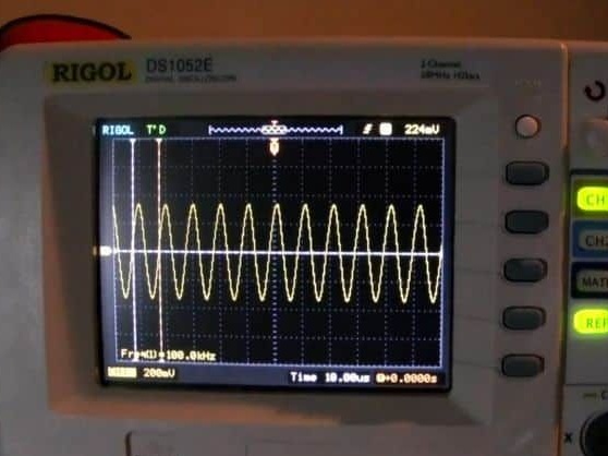 Simple at sensitibong dalawahan-oscillator metal detector