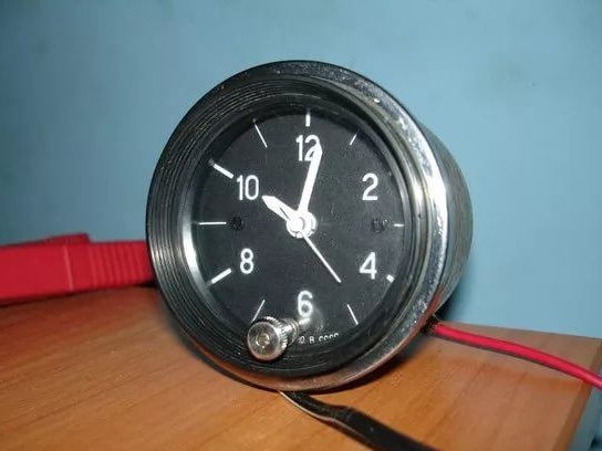 Волтметър на LM3914 от часовник от ваз 2106