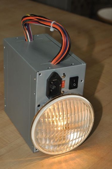 Lampu mudah alih dari bekalan kuasa komputer