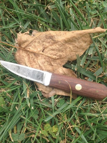 Het eenvoudigste mes uit een oude spatel