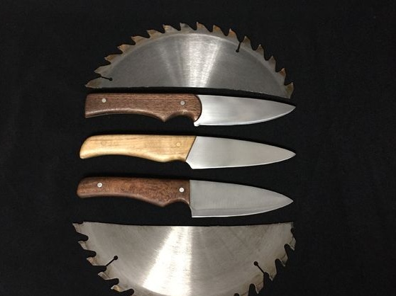 ضعيف لصنع سكين من شفرة المنشار مع أدوات يدوية؟