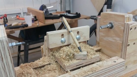 Tour à bois avec entraînement par perceuse électrique