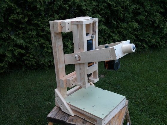 Изработка на машина за пробиване на дърва