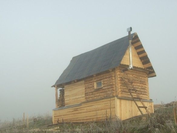 O primeiro edifício no local - 