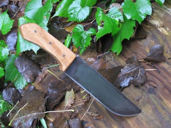 Un cuchillo casero simple y confiable para diversas necesidades de la vida.