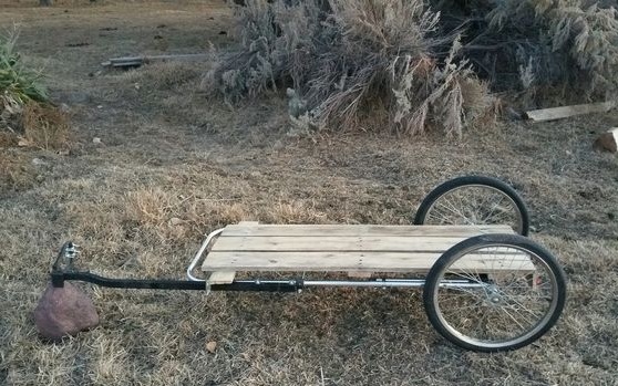 Een eenvoudige fietskar gemaakt van afvalmateriaal (geen laswerk)