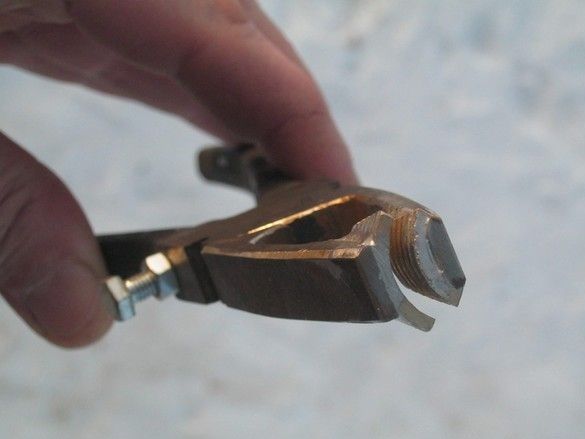 Egy másik eszköz az ólomüveghez - egy fogóból készült házi üvegmegszakító