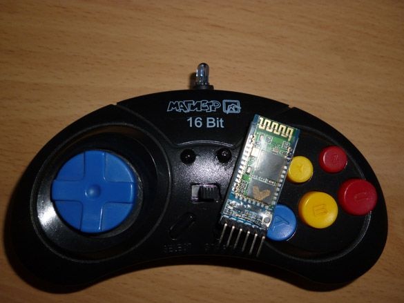 Bluetooth távirányító a Sega joystick-ból