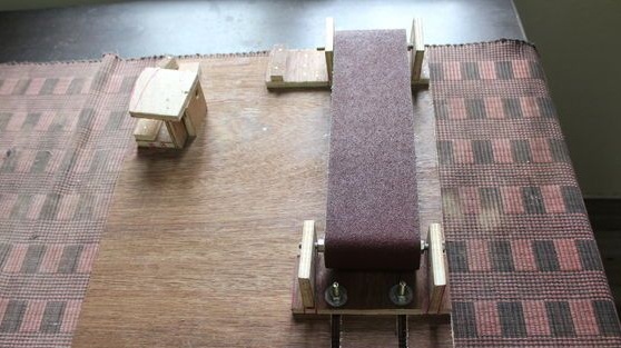 Как да направите шлифовъчна машина от импровизиран, бюджетен материал