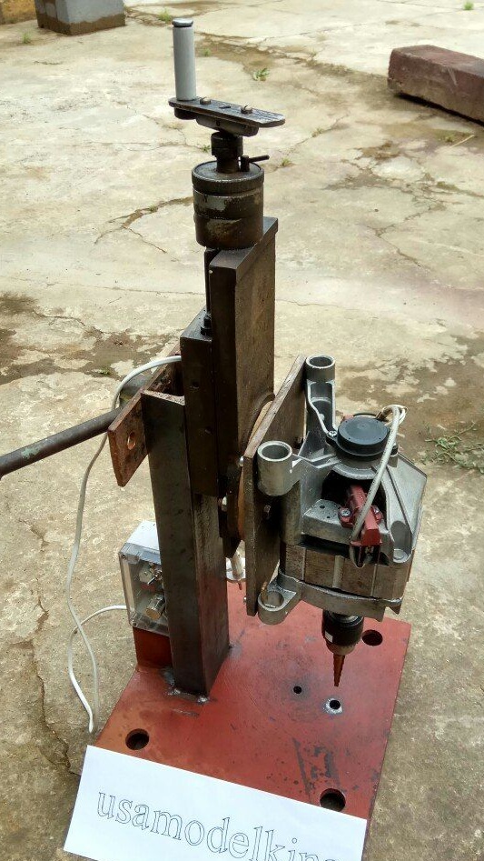 Do-it-yourself drilling machine with a motor from a washing machine