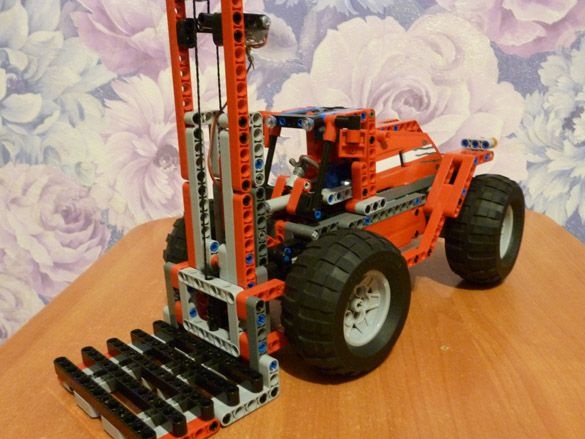 Тежък камион от Lego Technik и Arduino с Bluetooth
