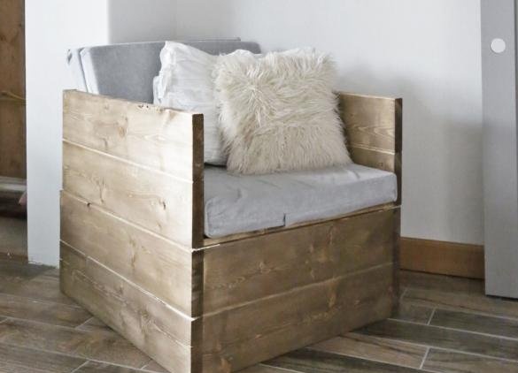 Cadira de llit de bricolatge senzilla