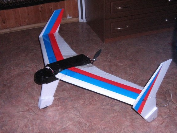 Модел авиона „Драке“ - „Драке“ заснован на ЛЦ