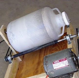 Rotary mixer for mixing chemicals