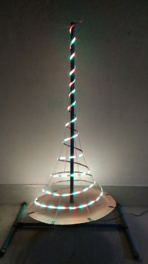 Cuisiner l'arbre de Noël en été - minimaliste
