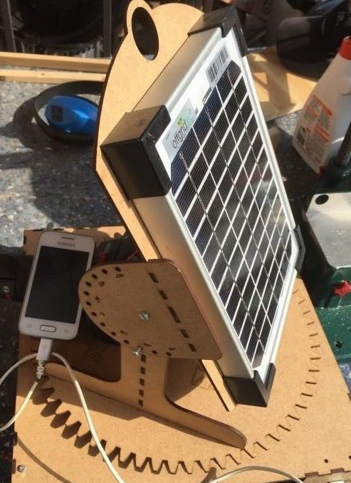 Placa solar heliostat + carregador de gadget