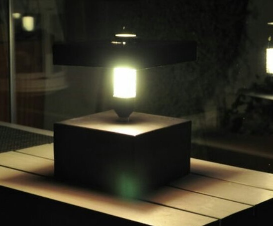 Сгъваема лампа от кутията