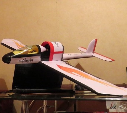Модел на самолет планер Zephyrka на работно колело